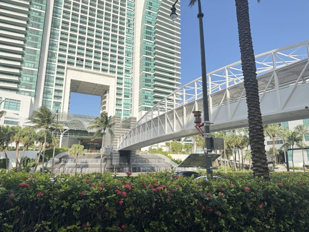 image of diplomat bridge