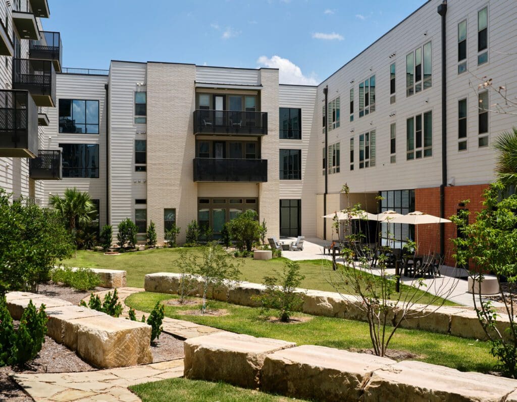 courtyard travis flats