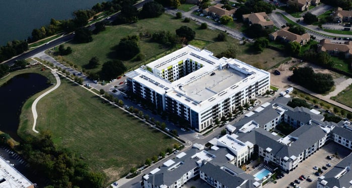 Azul Lakeshore — image 1