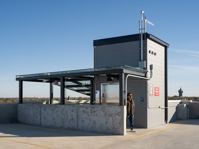 City of Georgetown Austin Avenue Parking Garage — image 3
