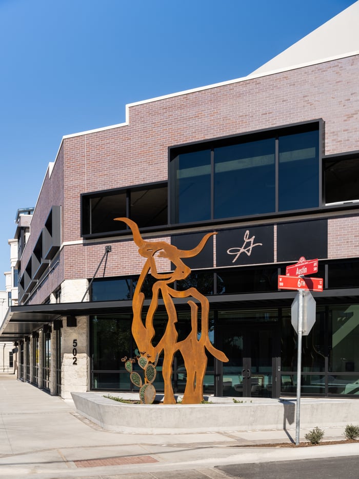City of Georgetown Austin Avenue Parking Garage — image 5