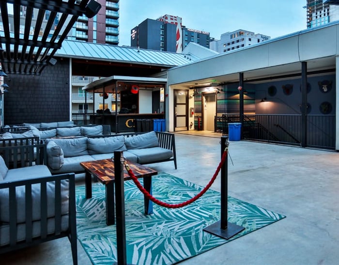 Clive Bar — image 1