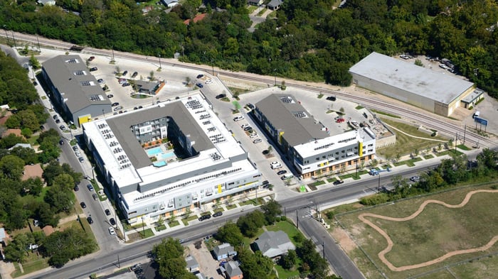 Elan East — image 3