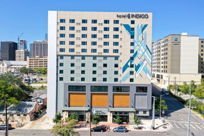 Hotel Indigo Austin Downtown — image 3