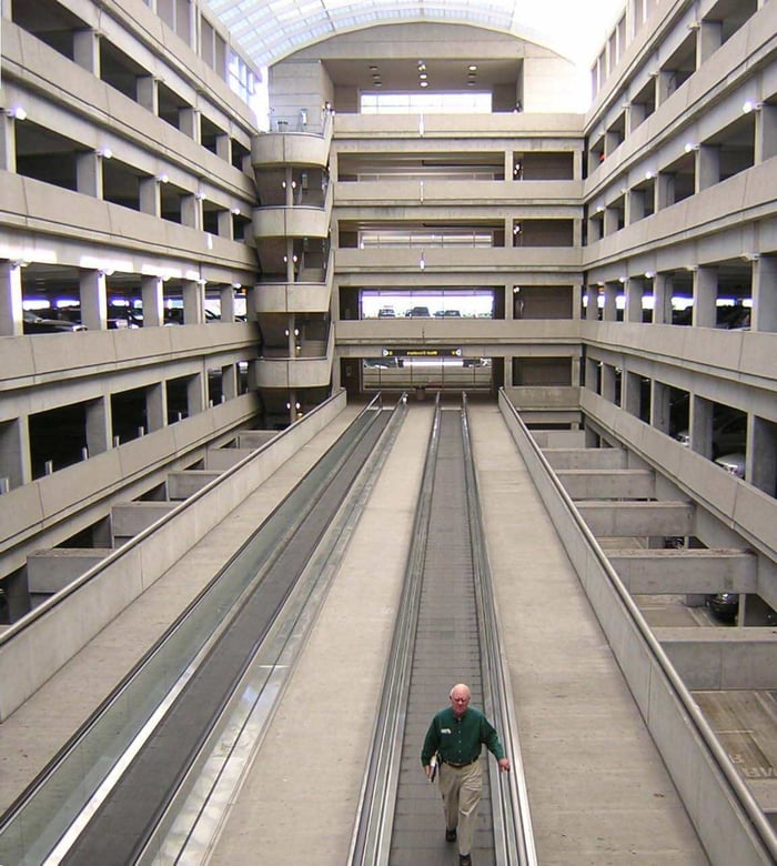 John Glenn Columbus International Airport Parking Structure — image 1