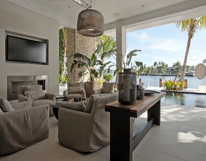 Modern Waterfront Residence — image 2
