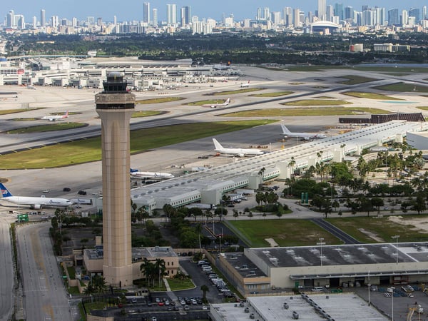 SV_PBIA_Runway13-31_LaseScanning-scaled