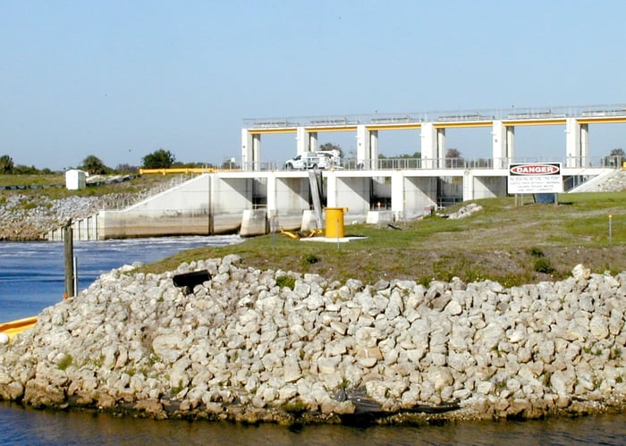 S-65E Drainage Control Structure and Tailwater Wier — image 2