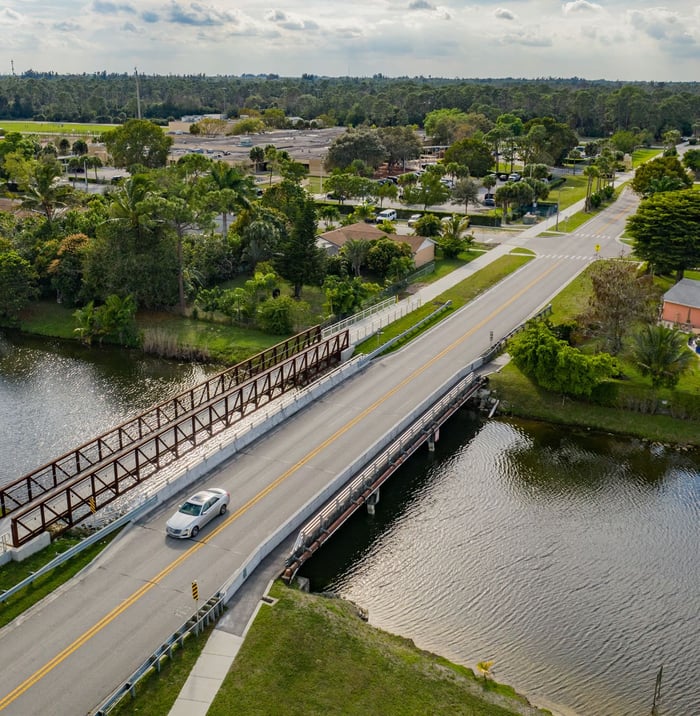Sparrow Drive Pedestrian Bridge — image 2