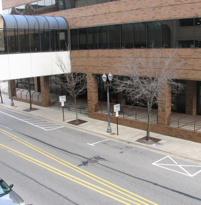 University Place Plaza — image 1